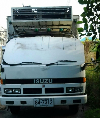 หกล้อ อีซูซุ NPR115 บรรทุกตู้เย็น ยาว 4.30ม สภาพดีพร้อม ทะเบียนพ้อมโอน