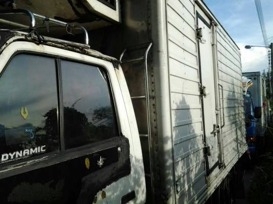 หกล้อ อีซูซุ NPR115 บรรทุกตู้เย็น ยาว 4.30ม สภาพดีพร้อม ทะเบียนพ้อมโอน หกล้อ อีซูซุ NPR115 บรรทุกตู้เย็น ยาว 4.30ม สภาพดีพร้อม ทะเบียนพ้อมโอน