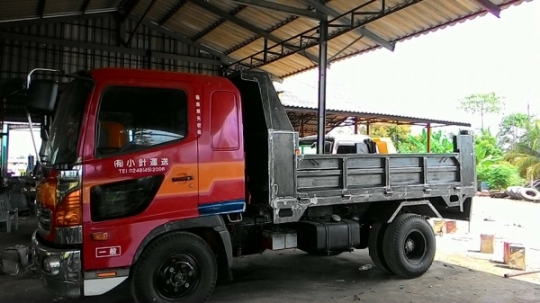ขาย HINO  MEGA  ทะเบียนมาสดๆร้อนๆครับรถยังไม่เคยใช้ในไทยครับ