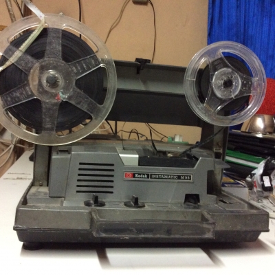 ขายเครื่องฉายภาพยนตร์ Kodak (USA) รุ่น Instamatic M95 ขนาด 8 ม.ม. (แถมม้วนฟิลม์) ขายตามสภาพ อุปกรณ์ครบ แบบพกพา (กระเป๋าหิ้ว) ไฟ 120 VAC ราคา 5,800 บาท