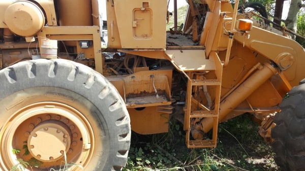 ขายรถตักเอวอ่อนตามสภาพ ดิสเบรคหน้า-หลัง เอกสารใบอินวอยซ์ ไม่มีบุ้งกี๋กับปั้มดีเซล เครื่อง เกียร์ ปั้มอยู่ครบครับ ราคาต่อรองได้ ขายรถตักเอวอ่อนตามสภาพ ดิสเบรคหน้า-หลัง เอกสารใบอินวอยซ์ ไม่มีบุ้งกี๋กับปั้มดีเซล เครื่อง เกียร์ ปั้มอยู่ครบครับ ราคาต่อรองได้