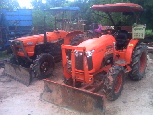 ขายรถไถคูโบต้าL3001  4WD ตัวนอก