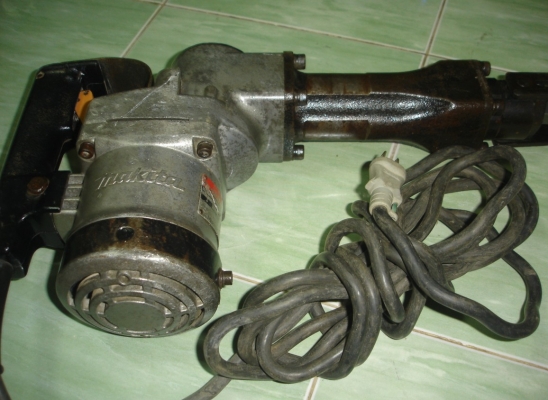 ขายเครื่องสกัดคอนกรีตไฟฟ้า MAKITA HM1201