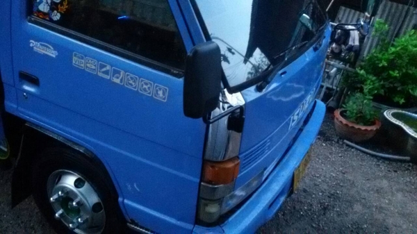 ขายรถ6ล้อโดยสาร ISUZU NPR 135 แรง สนใจโทร 0839244255   0899142010 เอกสารพร้อมโอน สนใจดูรถได้ที่ จ.สมุทรสงคราม