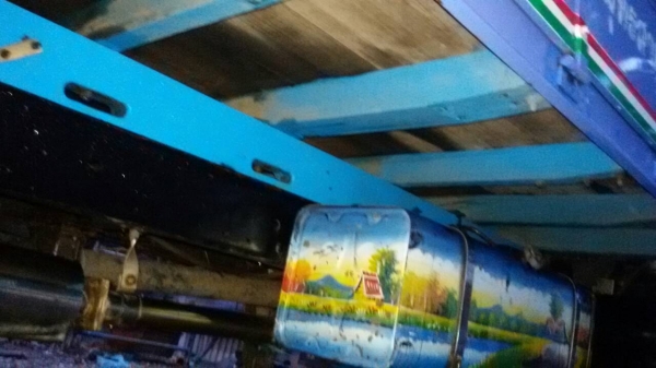 ขายรถ6ล้อโดยสาร ISUZU NPR 135 แรง สนใจโทร 0839244255   0899142010 เอกสารพร้อมโอน สนใจดูรถได้ที่ จ.สมุทรสงคราม