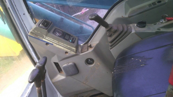 ขายรถแบคโฮYN10ชุปเปอรเล่มทะเบืยนรถทำงานได้5594ชั้วโมง