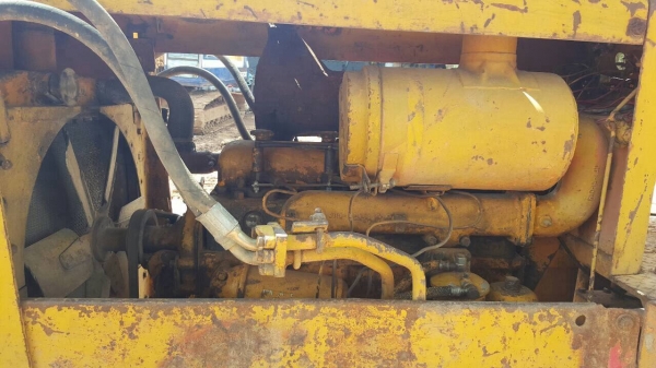 ขายแทรคเตอร์ KOMATSU D50P ตีนเป็ด สภาพพร้อมใช้งาน เครื่องดี ช่วงล่างแน่น เอกสารใบซื้อขายครับ