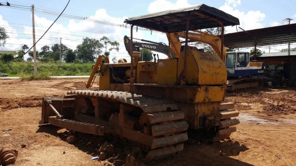 ขายแทรคเตอร์ KOMATSU D50P ตีนเป็ด สภาพพร้อมใช้งาน เครื่องดี ช่วงล่างแน่น เอกสารใบซื้อขายครับ