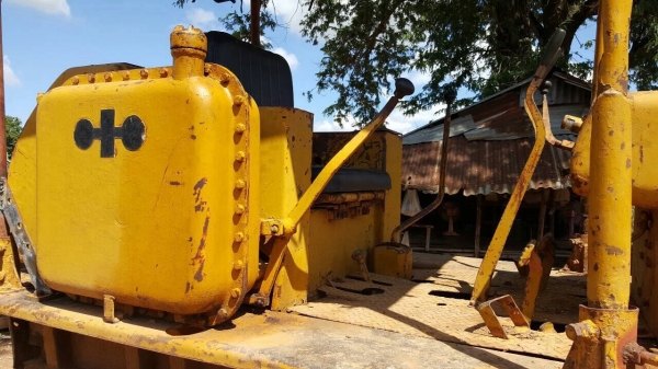 ขายแทรคเตอร์ KOMATSU D50P ตีนเป็ด สภาพพร้อมใช้งาน เครื่องดี ช่วงล่างแน่น เอกสารใบซื้อขายครับ