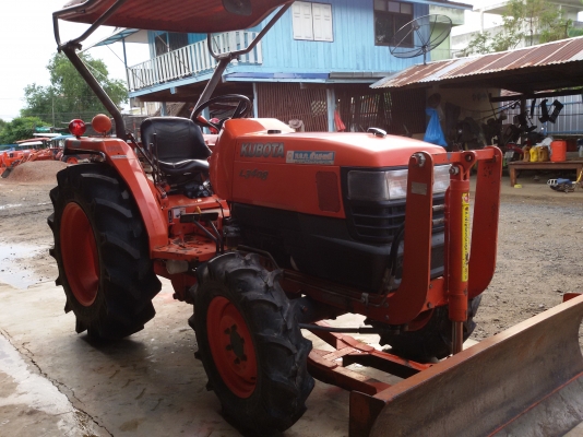 ปัญญาแทรคเตอร์..จัดมาให้ครับ ด่วน!!!คูโบต้า L3408  พร้อมใบมีดคานล่าง พร้อมผานCMT 6X22 รถไร่สีเดิมๆ ยางใหม่ 4 เส้น เล่มทะเบียนพร้อม