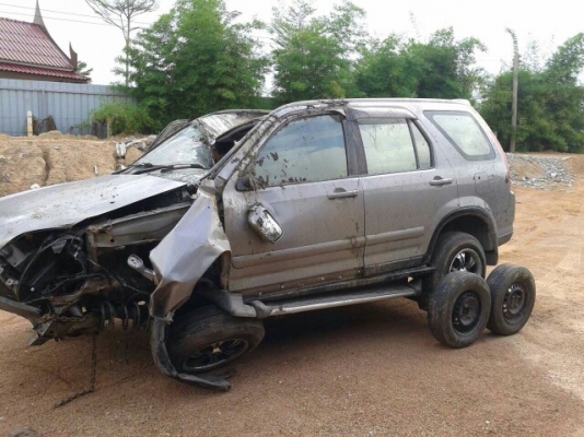 CRV เครื่อง2000 ปี04 โอนลอยบุคลหรือเเยกขายเป็นอะไหลทั้งคันมีหลายรุ่นทั้งเก๋งเเละกระบะ รับซื้อรถอุบัตเหตุทุกสภาพ
