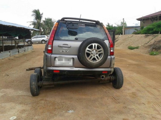 CRV เครื่อง2000 ปี04 โอนลอยบุคลหรือเเยกขายเป็นอะไหลทั้งคันมีหลายรุ่นทั้งเก๋งเเละกระบะ รับซื้อรถอุบัตเหตุทุกสภาพ