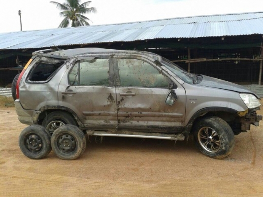 CRV เครื่อง2000 ปี04 โอนลอยบุคลหรือเเยกขายเป็นอะไหลทั้งคันมีหลายรุ่นทั้งเก๋งเเละกระบะ รับซื้อรถอุบัตเหตุทุกสภาพ