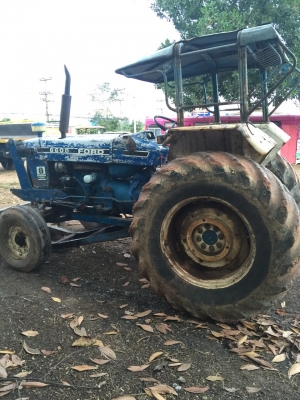 ขายคับ FORD 77. T-1.  สภาพพร้อมใช้. อุปกร2ชิ้น  ใบดัน ผาน7