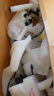 ขายถังน้ำฉีดกระจกพร้อมมอเตอร์ ถุงลมนิรภัย6 ใบ กระจก หน้ากาก คอนโซนหน้ารถ ของใหม่