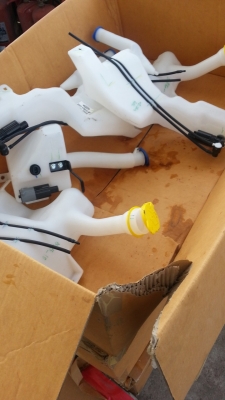 ขายถังน้ำฉีดกระจกพร้อมมอเตอร์ ถุงลมนิรภัย6 ใบ กระจก หน้ากาก คอนโซนหน้ารถ ของใหม่