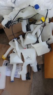 ขายถังน้ำฉีดกระจกพร้อมมอเตอร์ ถุงลมนิรภัย6 ใบ กระจก หน้ากาก คอนโซนหน้ารถ ของใหม่