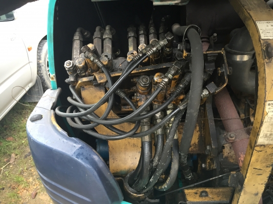 PC30-7 เก๋งตู้..รถสภาพดี พร้อมใช้..