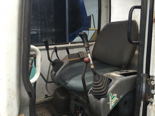 PC30-7 เก๋งตู้..รถสภาพดี พร้อมใช้..