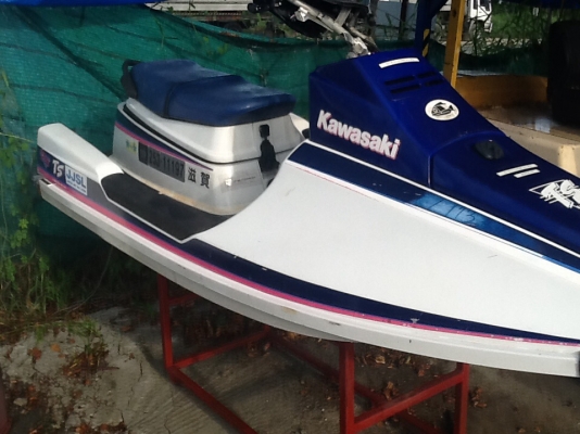 เจทสกีkawasaki 650 สภาพดีพร้อมใช้ เครื่องสวยเนี้ยบครับท้องสวยครับแบ็ตฯใหม่