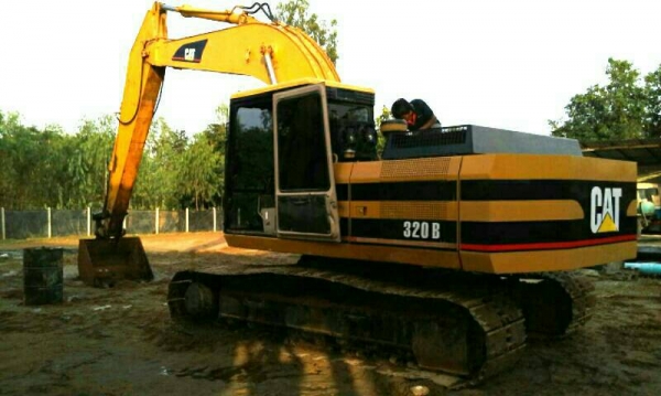 ขายรถแบคโฮ CAT E200B ปั๊ม V1 เครื่องมิตซู ช่วงล่างเต็ม เอวแน่น ไม่มีเอกสาร ราคา 650000