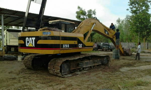 ขายรถแบคโฮ CAT E200B ปั๊ม V1 เครื่องมิตซู ช่วงล่างเต็ม เอวแน่น ไม่มีเอกสาร ราคา 650000