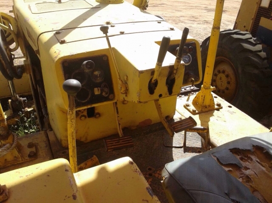 ขายรถแทรคเตอร์ Komatsu D50A-16 สภาพสวย เครื่องดี ใบสวย เอกสารสัญญาซื้อขาย