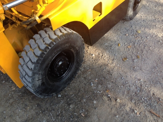 รถยกkomutsu 10 สภาพดีเก่าญี่ปุ่นราคาเด็กๆ พร้อมใช้งานครับ รถยกkomutsu 10 สภาพดีเก่าญี่ปุ่นราคาเด็กๆ พร้อมใช้งานครับ