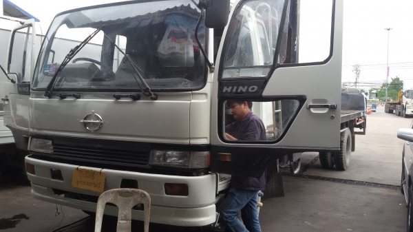HINO FF3H 195 แรง ยาง9 .ขอบ 20 ยาว 7.20 ห้างแท้สภาพพร้อมใช้งาน  K.อู๊ด 081-2995537
