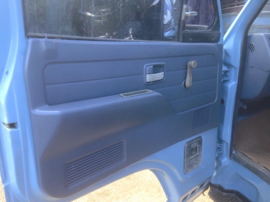 ฮขาย NKR110. ห้างแท้ เกียร์สั้นปี38 เครื่องดี คัสชีสวยตลอดเส้น. หัวเดิมบาง. อาบน้ำมาแล้วสวยๆ ยาง750-16 ยาว4.30 เอกสารพร้อมโอน ภาสี. 58 ราคา290000 ต่อรอง สนใจ0930693225