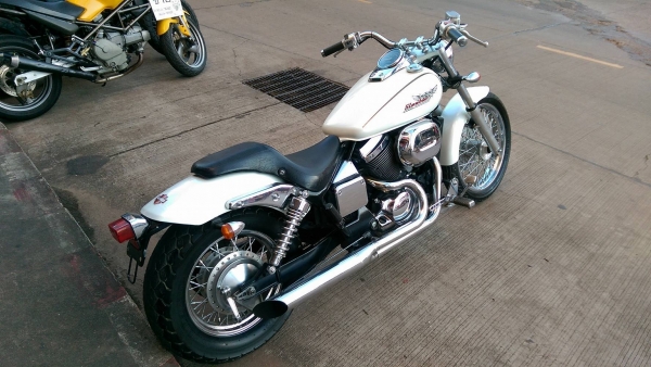 ขายคับ SHADOW SLASHER400 ปี2002 เดิมๆ สีสวย ระบบไฟออกหมด ท่อธันเดอร์ อินวอยส์สรรพสามิตร ราคา 79500 บาท ส่งได้ทั่วไทยคับ สนใจติดต่อ 081-0578282 FACEBOOK ชาญณรงค์ ป๊อป ชัยอมฤต ไอดีไลน์ POPBIGBIKESAKON คับ สนใจรถสวย ถูก ดี ต้อง POP BIGBIKE SAKONNAKHON คลิปวิ