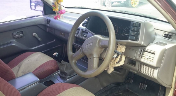 ขายครับ. อีชุชุ TFR90. ปี35  เครื่องดี. คัสชีสวยตลอดเส้นเดิมๆ ห้องเครื่องเดิม. แก้มซ้ายเปลี่ยนมาแล้วกับฝากระโปรง. คานหน้าเดิมกันชนหน้าเดิม ภายในสวยคอนโซนครบ แอร์แต่ต้องไปซ่อมเอา. รถขับดีช่วงล่างดี. กะบะไม่ผุ. ยางดี4เส้น ล้อแม็ก. เอกสารพร้อมโอน ภาสี59 ราคา