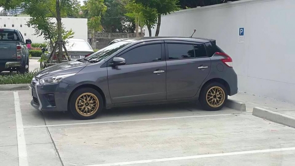 ล้อแม๊ก ขอบ 15&rdquo; 4รู100 สวยๆพร้อมยาง Dunlop  195/55R15 ปี 12 ขาย 5,000  บาท  สนใจโทร 062-121-9299 088-022-3848 ดูล้อแถวดอนเมืองครับ