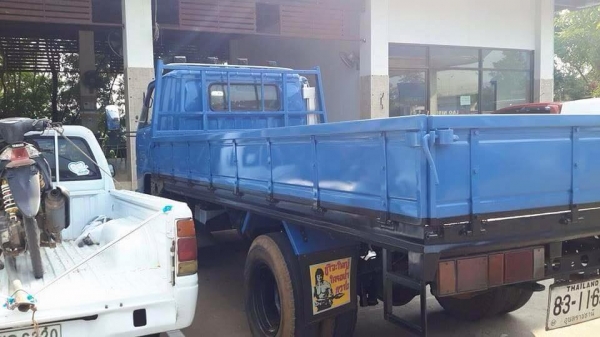 ขายครับ115สั่งลุย ปี38 เครื่องดี. คัสชีไม่ผุไม่บวม ยางพอได้ หัวสวยพร้อมใช้ ยาว4.30 ยาง750-16เอกสารพร้อมโอน  ภาสี58 ราคา430000 สนใจ0930693225 อำเภอสุวรรณภูมิ. จังหวัดร้อยเอ็ด