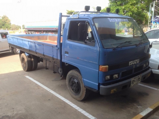 ขายครับ115สั่งลุย ปี38 เครื่องดี. คัสชีไม่ผุไม่บวม ยางพอได้ หัวสวยพร้อมใช้ ยาว4.30 ยาง750-16เอกสารพร้อมโอน  ภาสี58 ราคา430000 สนใจ0930693225 อำเภอสุวรรณภูมิ. จังหวัดร้อยเอ็ด