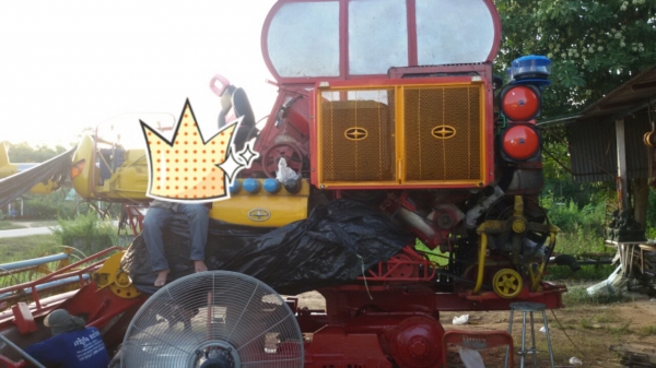 ขายรถเกี่ยวข้าวอุ้ม690000บาทด่วนเดิน12htปั้ม23เครื่อง6hh1เทอโบใหม่