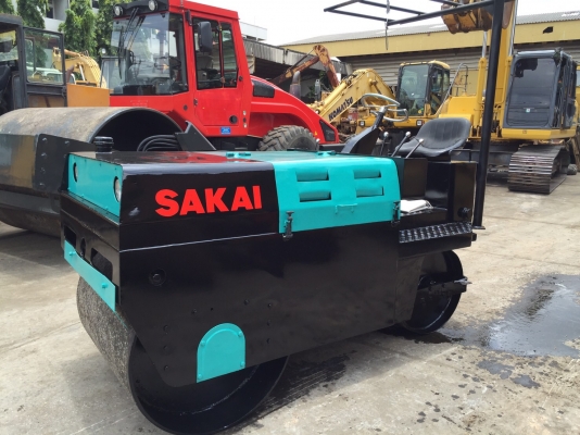 ขายด่วนรถบดหน้าเหล็กหลังเหล็กSAKAI พร้อมใช้งาน