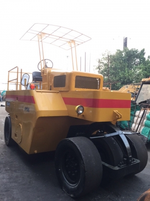 ขายด่วนรถบดล้อยาง7ล้อWATANABE WP15WE พร้อมใช้งาน เล่มทะเบียน