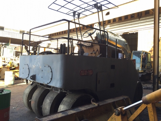 ขายด่วนรถบดล้อยาง7ล้อWATANABE WP15WE พร้อมใช้งาน เล่มทะเบียน