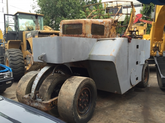 ขายด่วนรถบดล้อยาง7ล้อWATANABE WP15WE พร้อมใช้งาน เล่มทะเบียน