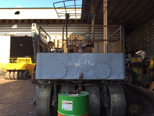 ขายด่วนรถบดล้อยาง7ล้อWATANABE WP15WE พร้อมใช้งาน เล่มทะเบียน