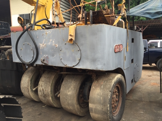 ขายด่วนรถบดล้อยาง7ล้อWATANABE WP15WE พร้อมใช้งาน เล่มทะเบียน