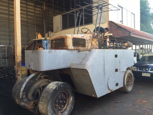 ขายด่วนรถบดล้อยาง7ล้อWATANABE WP15WE พร้อมใช้งาน เล่มทะเบียน