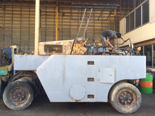 ขายด่วนรถบดล้อยาง7ล้อWATANABE WP15WE พร้อมใช้งาน เล่มทะเบียน