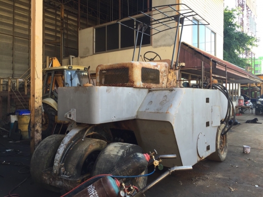 ขายด่วนรถบดล้อยาง7ล้อWATANABE WP15WE พร้อมใช้งาน เล่มทะเบียน