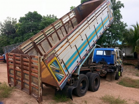 ขายดั้ม2เพลา FM3Hปี39 เครื่อง195แรง เกียร์เดิม สโลเดิม กระบะดั้มเนียม มีระบบลำโพงลากพ่วง ภายในสวย แอร์เย็น สภาพพร้อมใช้งาน เอกสารพร้อมโอน สนใจโทร 090-8588220คุณนะ 093-3258446คุณบิว หรือเข้าดูสินค้าอื่นๆได้ที่ www.truck.in.th/498 หรือเพจFacebook ณรงค์ ซื้อ