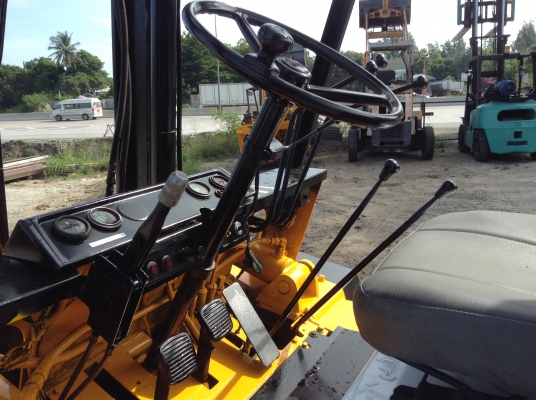 ขายรถยก 3.5 ตัน KOMATSU FD35-4 เก่าญี่ปุ่น เสายกสูง 4.0 เมตร งายกเทของได้