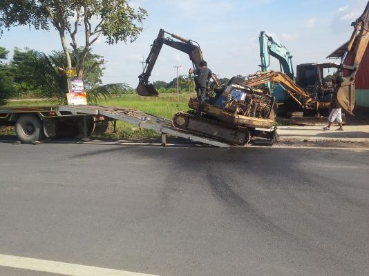 ขายครับแม็กโครุ่นpc30โคมัสสุสภาพพร้อมใช้งาน