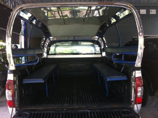 หลังคาใส่กะบะแค็ป มีเบาะนั่งไว้รับส่งผู้โดยสาร