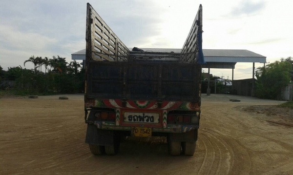 ต้องการขายรถสิบล้อISUZU360 แม่ลูก ต้องการขายรถสิบล้อISUZU360 แม่ลูก